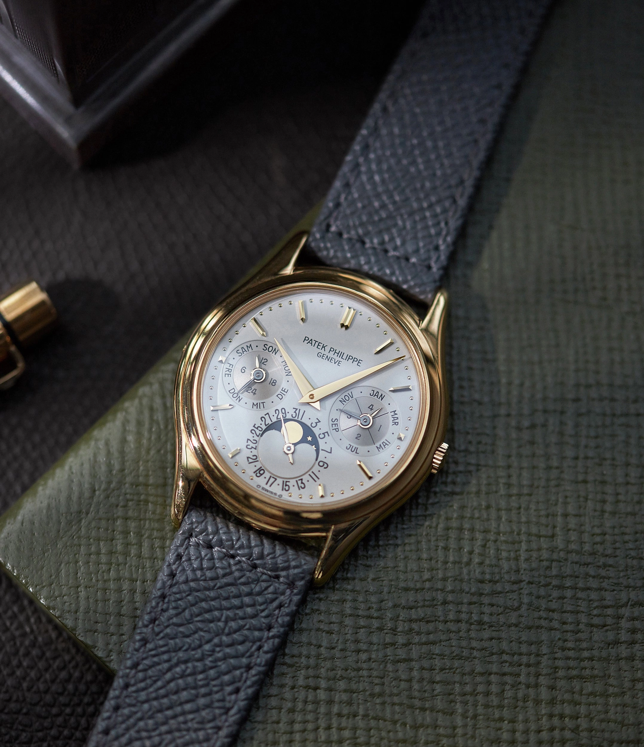 3940J | Perpetual Calendar | The "X" | Yellow Gold