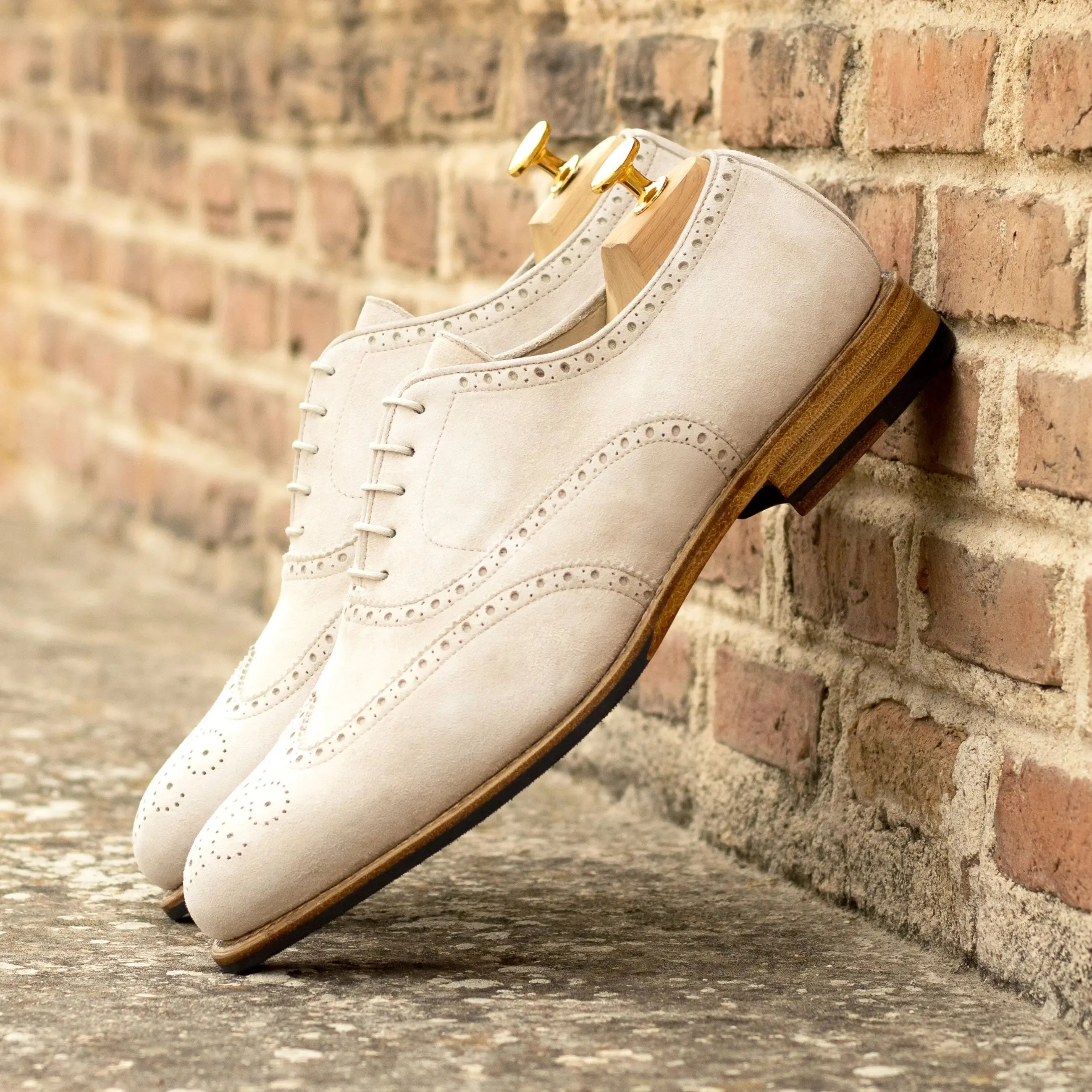 Dapperfam Shoes DapperFam Aeron in Ivory Men's Italian Suede Full Brogue