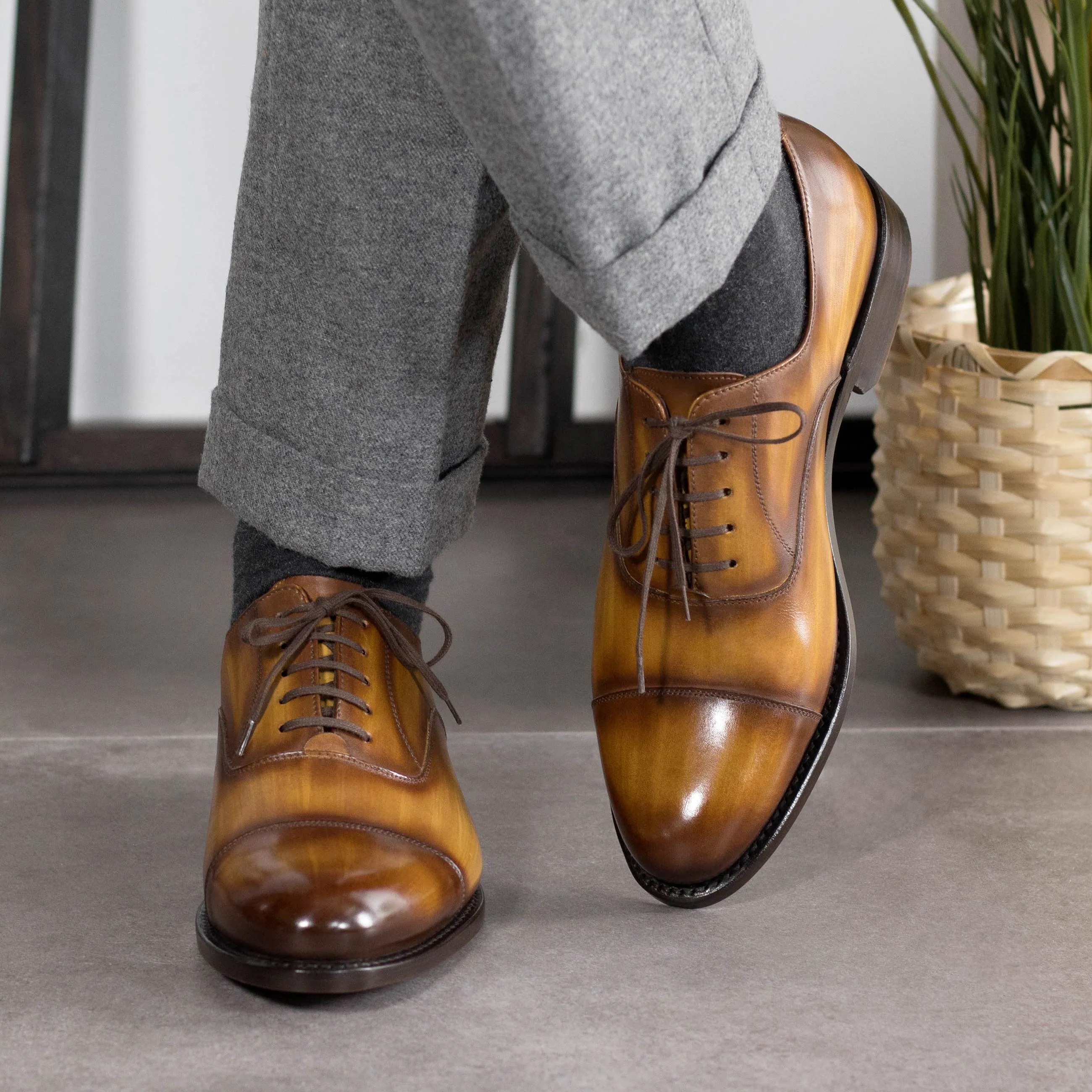 Dapperfam Shoes DapperFam Rafael in Cognac Men's Hand-Painted Patina Oxford