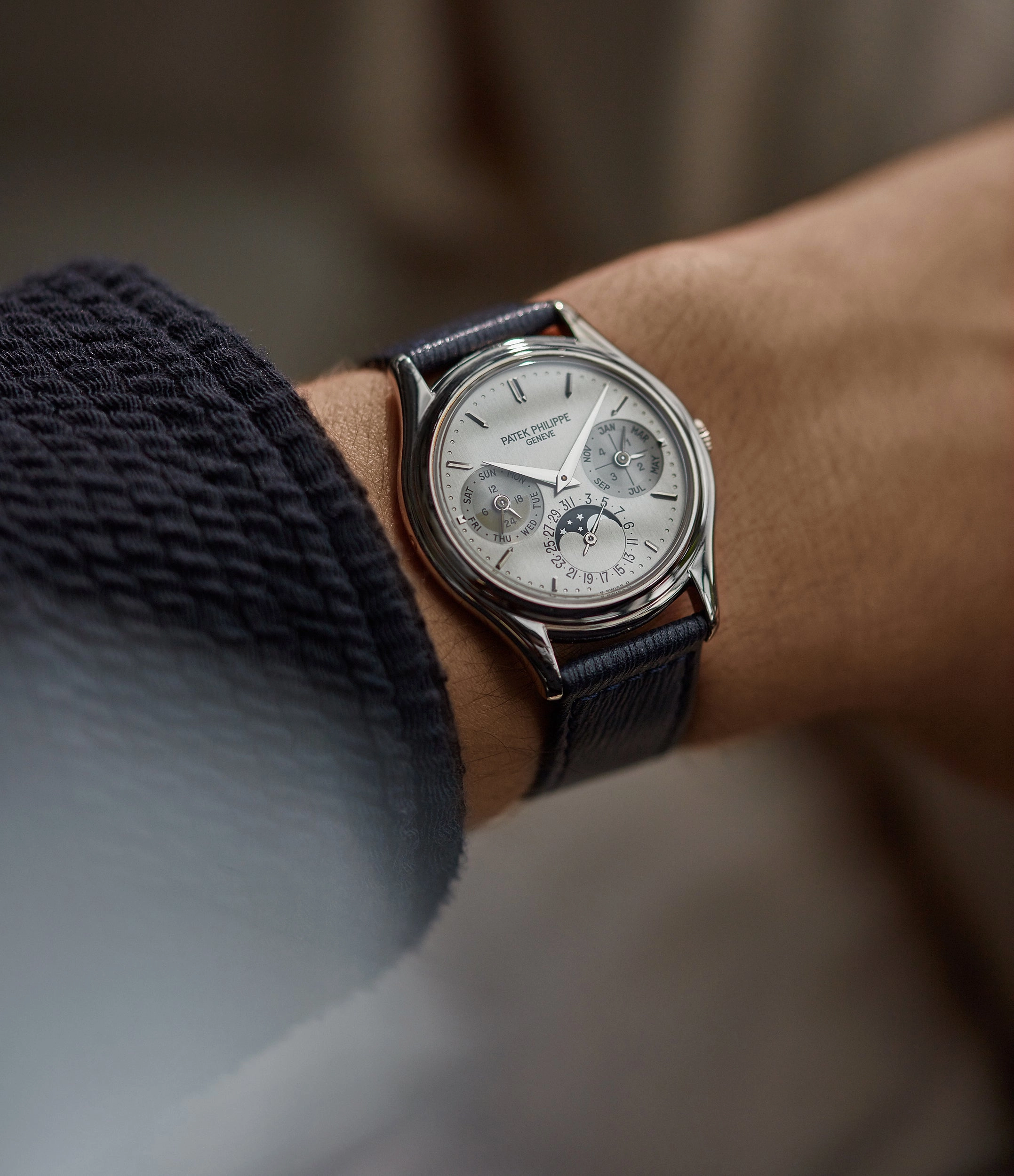 Perpetual Calendar 3940G | Grey Gold